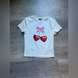 Edikted Cherry Heart Short Sleeves Off White Tshirt Size M Fitted